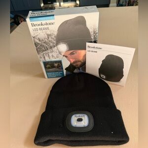 New Brookstone Black LED Lighted Beanie